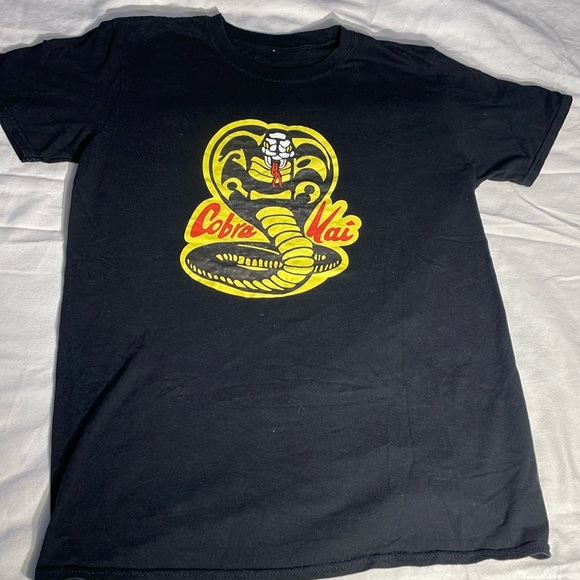 Cobra Kai Men’s Novelty “Karate Kid”T-shirt Size Medium - Picture 1 of 3